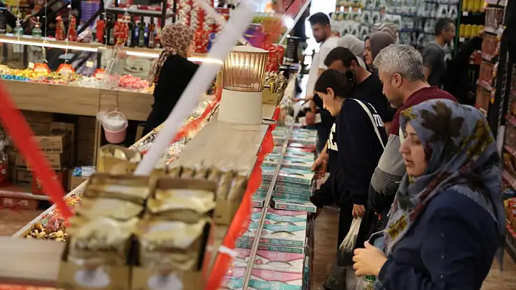 Ramazan Bayramı yaklaşıyor! Konya'da alışveriş telaşı başladı!