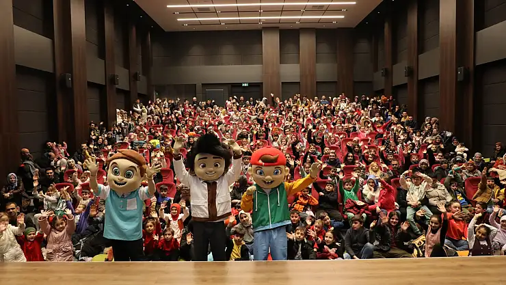 'Ramazan Neşesi Karatay'da' tiyatro gösterisi düzenlendİ