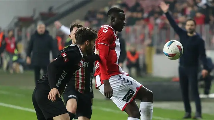 Reeder Samsunspor evinde Gaziantep FK'yi mağlup etti