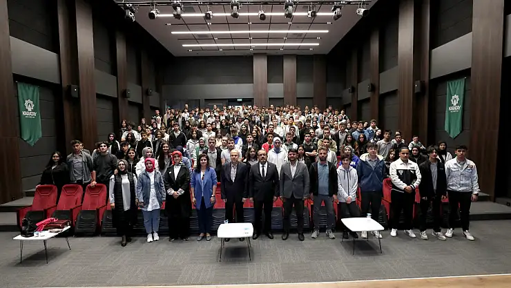 Rektör Çelik öğrencilerle buluştu