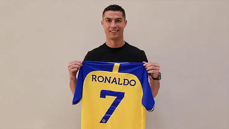 Ronaldo yıllık maaşı en yüksek sporcu olacak