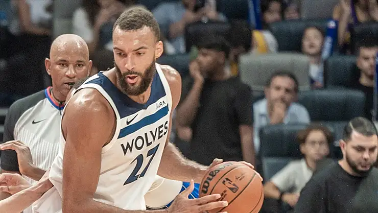 Rudy Gobert yılın savunma oyuncusu oldu