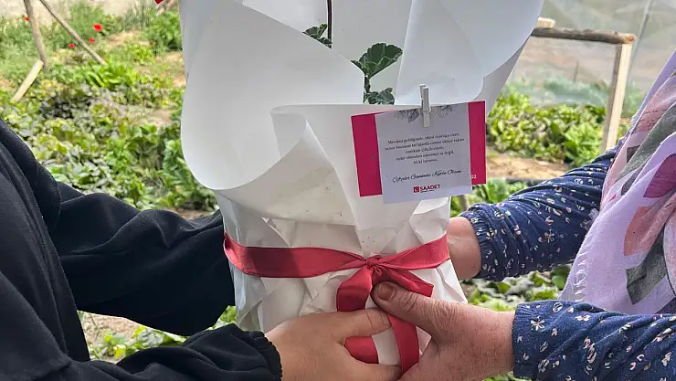 Saadet Partisi Konya Kadın Kolları'ndan kadın çiftçilere anlamlı ziyaret