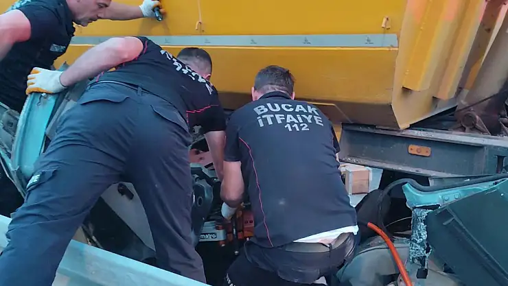 Sabah saatlerinde feci kaza: 18 yaşındaki sürücü hayatını kaybetti