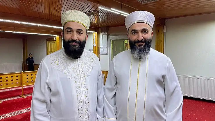 Sadrettin Konevi Camisi'nin ikiz imamları