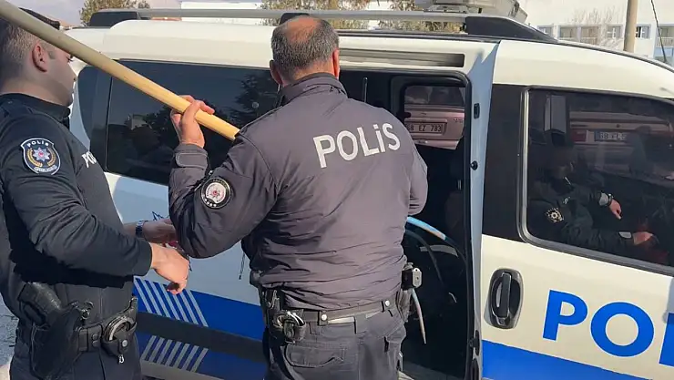 Sağlık merkezinde dehşet saçtı: 4 kişiyi yaraladı!