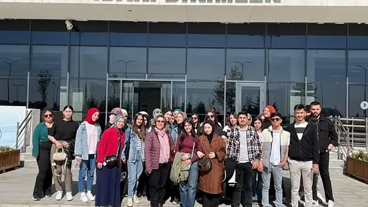 Sağlık Yönetimi öğrencilerinden Tıp Fakültesi Hastanesi'ne kalite odaklı ziyaret