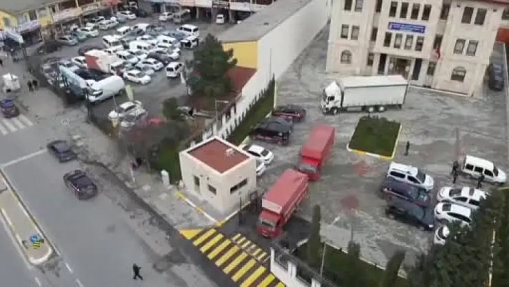 Sahte oto yedek parçası üretilen depoya operasyon