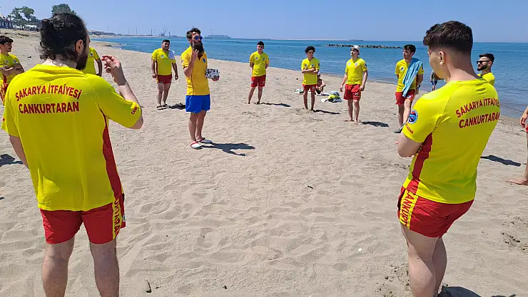 Sakarya'da yaz sezonuna hazırlık: Cankurtaranlar sahilleri güven altına alıyor