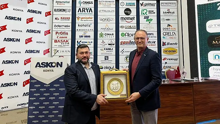 Doç. Dr. Salih Tiryaki 'Şirketler Sosyal Medyayı Ne İçin Kullanır?' konuşmasını gerçekleştirdi