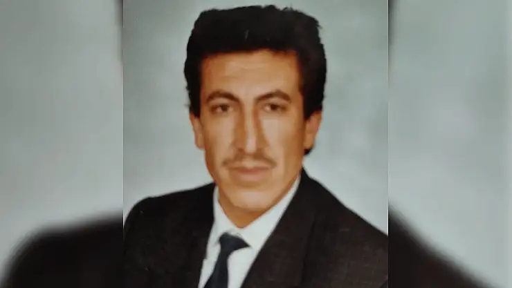 Saman balyalarının altında kalan çiftçi feci şekilde can verdi