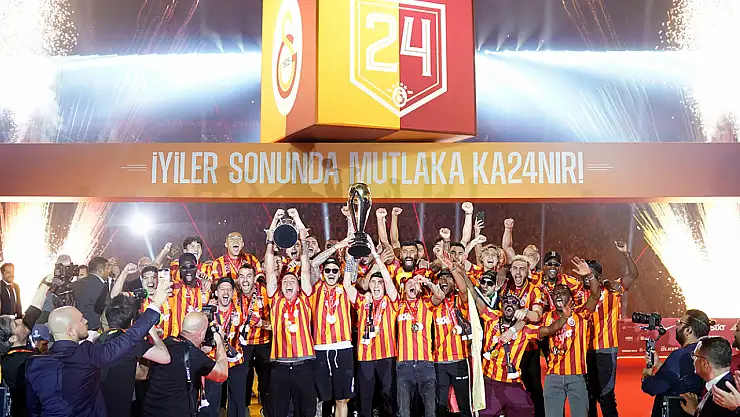 Şampiyon kupasına kavuştu