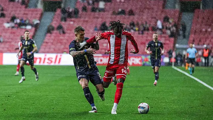 Samsunspor ve Kasımpaşa ilk yarıda gol bulamadı