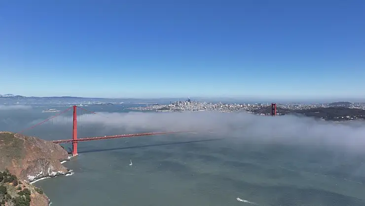 San Francisco'da sis Marin Headlands Hawk Hill'de etkili oldu