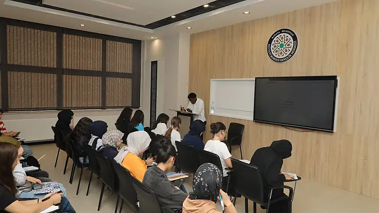 Sanattan yabancı dile, müzikten teknolojiye: Karatay'da yaz kursları yoğun ilgi görüyor