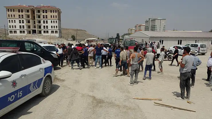 Şantiyede silahlı-bıçaklı kavga: 7 yaralı