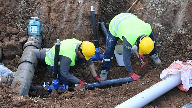 Sarayönü'nde içme suyu şebekesi güçleniyor: Yeni boru hattı döşendi