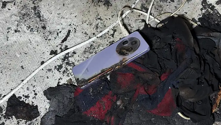 Şarjdaki telefon felaket getirdi! 11 kişilik aile evsiz kaldı