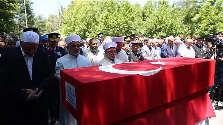 Şehit Uzman Çavuş Mustafa Bozkurt son yolculuğuna uğurlandı