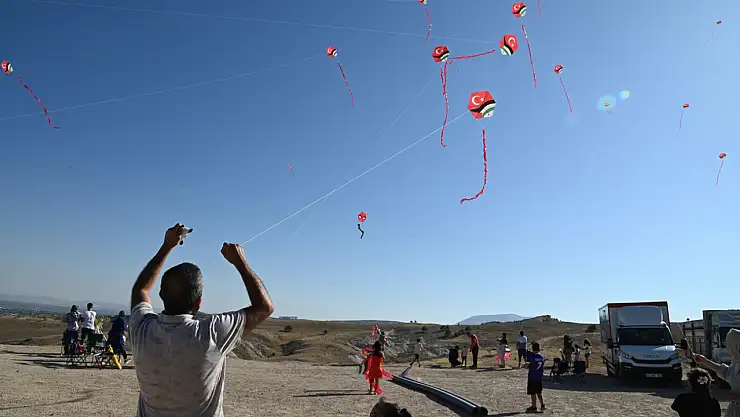 Selçuklu'da gökyüzü uçurtmalarla şenlendi