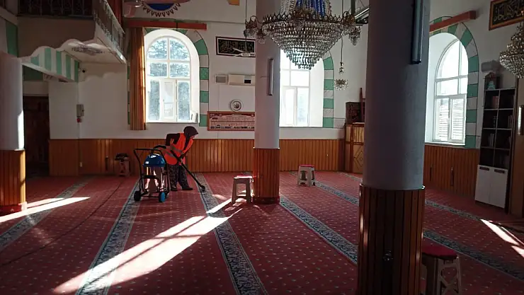 Seydişehir Belediyesi'nden camilerde temizlik ve bakım seferberliği