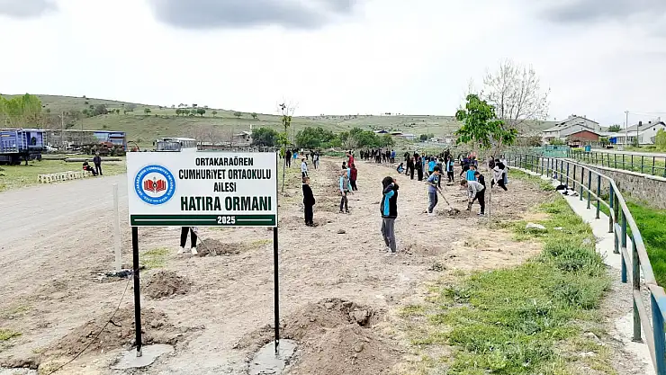 Seydişehir'de öğrenciler fidan dikerek doğaya katkı sundu