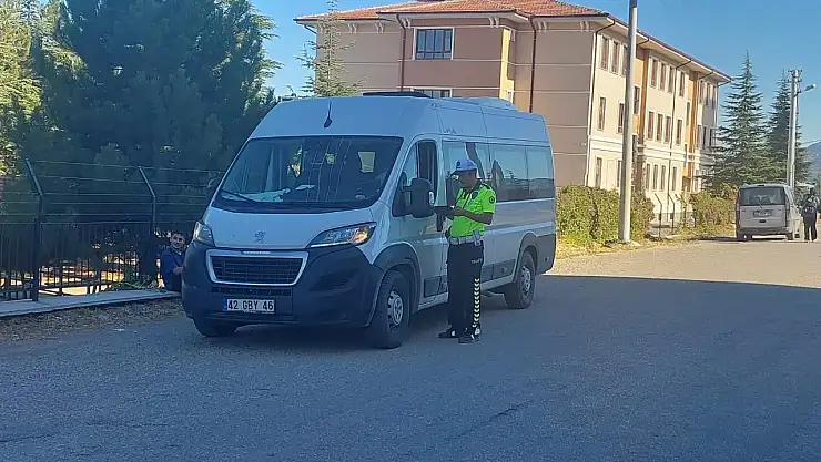 Seydişehir'de okul servislerine yönelik trafik denetimi yapıldı