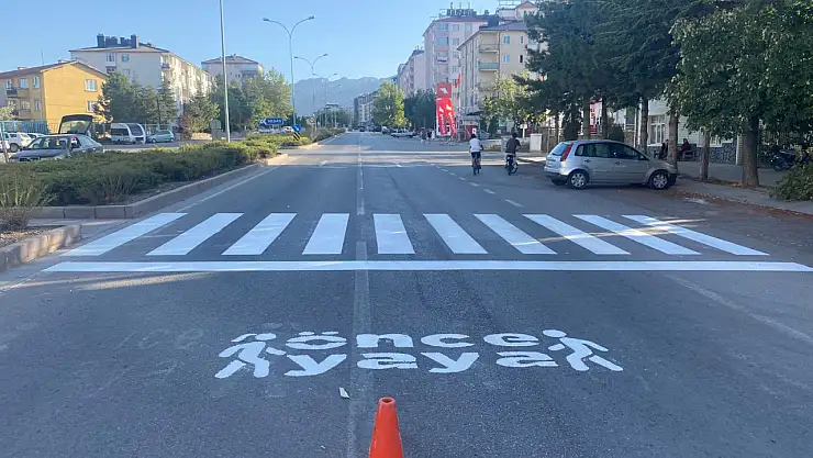 Seydişehir'de yaya güvenliği için geçitler yenileniyor