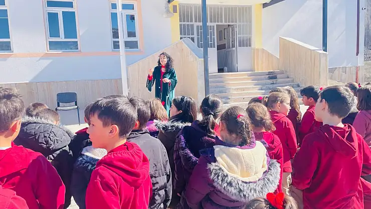 Şeydişehirde çocuklar tiyatro ile buluşuyor