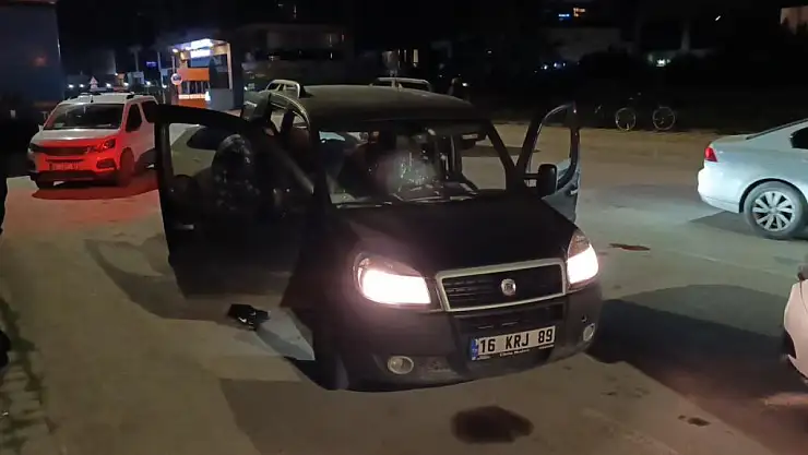 Seyir halindeki aracı kurşuna dizdiler: 1 ağır yaralı