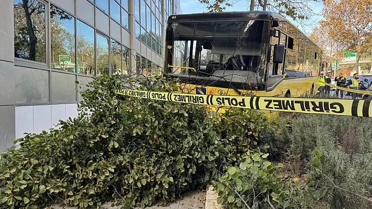 Seyir halindeyken kalp krizi geçiren otobüs şoförü hayatını kaybetti