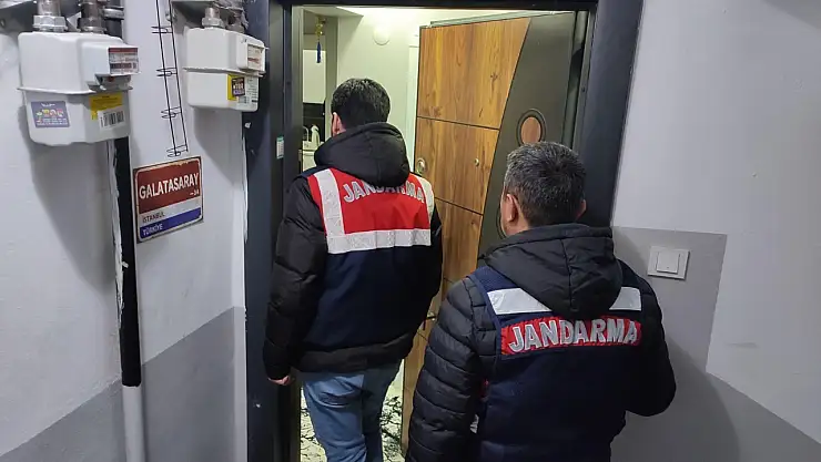 Siber suçlulara eş zamanlı operasyon: 5 gözaltı