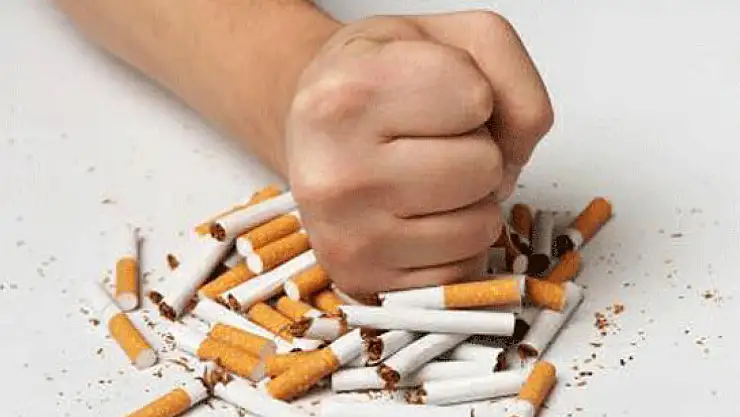 Sigara, ağız ve diş sağlığını tehdit ediyor