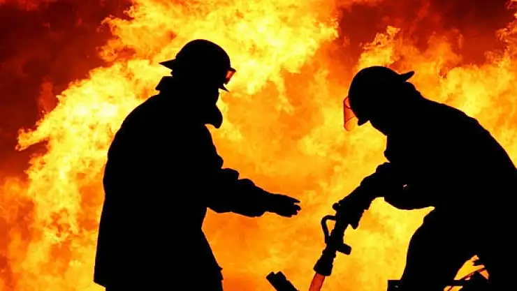 Sigara izmariti evi küle çevirdi