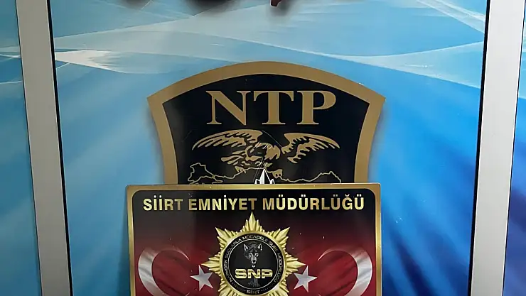 Siirt'te durdurulan tırda 17 düzensiz göçmen yakalandı, 7 kilogram metamfetamin ele geçirildi