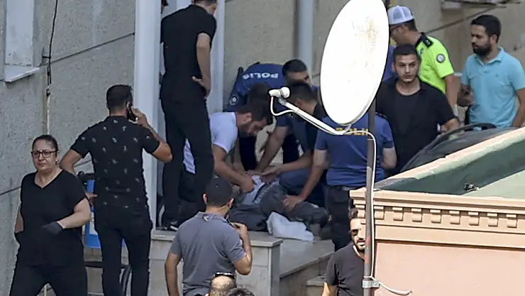 Silivri'de iki polise bıçaklı saldırı! Soylu'dan açıklama