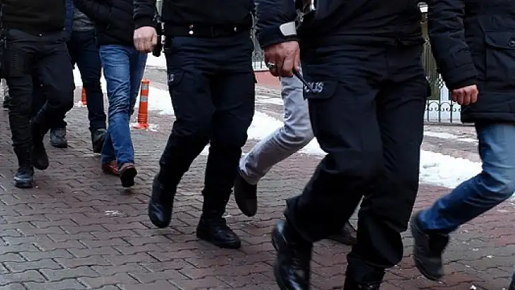 Sınav sorularında usulsüzlük yaptığı iddiasıyla 14 kişi gözaltına alındı!