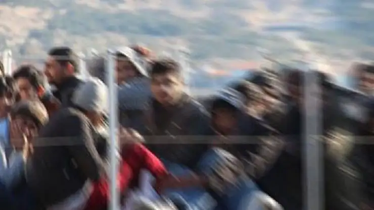 Sınır dışı edilen göçmen sayısı belli oldu