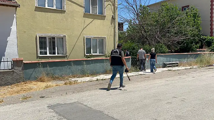 Sır gibi olay! İki çocuk babası yatağında bakın ne halde bulundu!