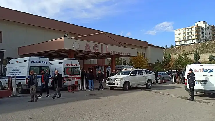 Şırnak'ta husumetli aileler arasında silahlı kavga çıktı: baba öldü oğlu yaralı