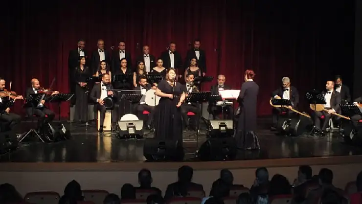 Sivas Amatör Sesler Türk Halk Müziği Korosu Müzeler Haftası'nda Sahne Aldı