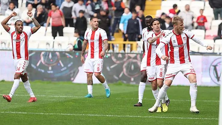 Sivasspor, Antalyaspor'u 2-0 mağlup etti