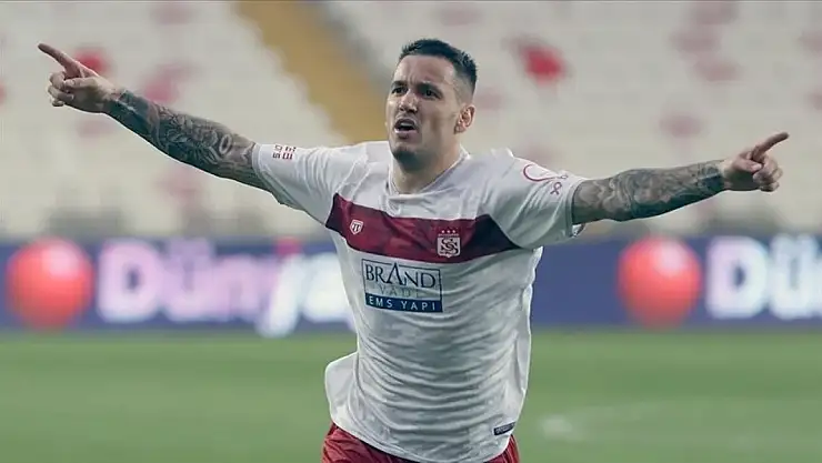 Sivasspor'un en çok gol atan oyuncusu Rey Manaj oldu