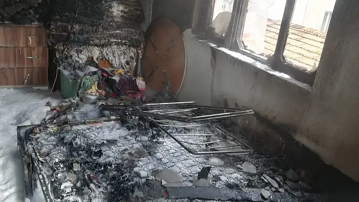 Sobadan çıkan yangın tüm evi sardı: Evde maddi hasar oluştu!