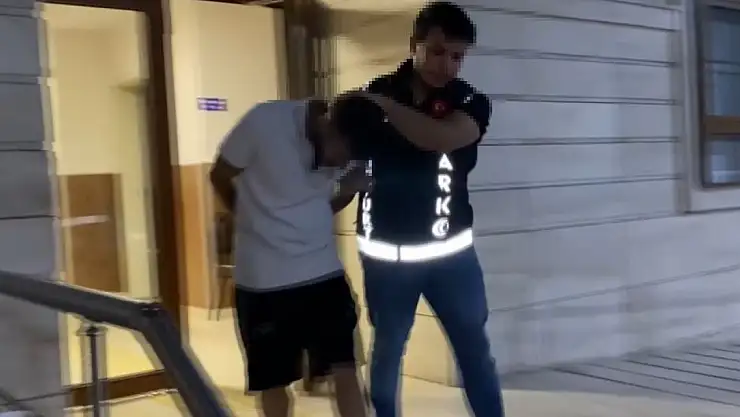 Sokak ortasında uyuşturucu sattı, yakalandı!