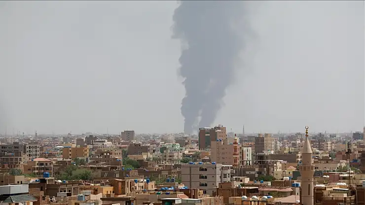 Sudan'ın başkenti Hartum'da şiddetli çatışmalar yaşandı