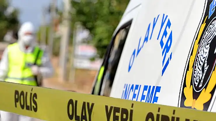 Sürücüsünün kontrolünden çıkan otomobil devrildi: 2 kişi yaralandı!