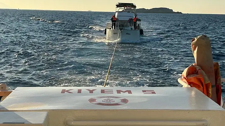 Sürüklenen teknedeki 2 kişi kurtarıldı