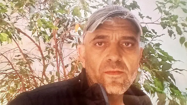 Tamir etmeye çalıştığı asansör üzerine düştü