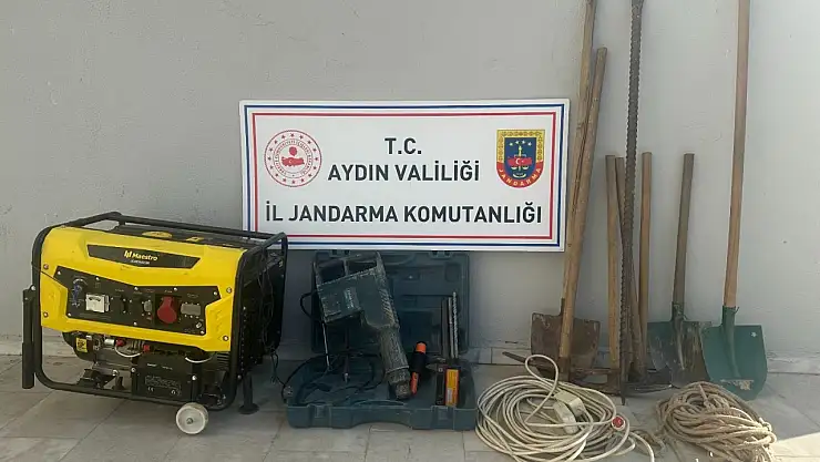 Tarihi eser kaçakçıları çukurda suçüstü yakalandılar!